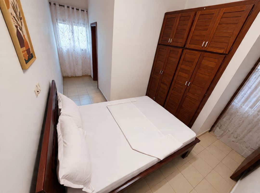 Studio meublé à Yaoundé colombia. En bordure de route sécurisés. 